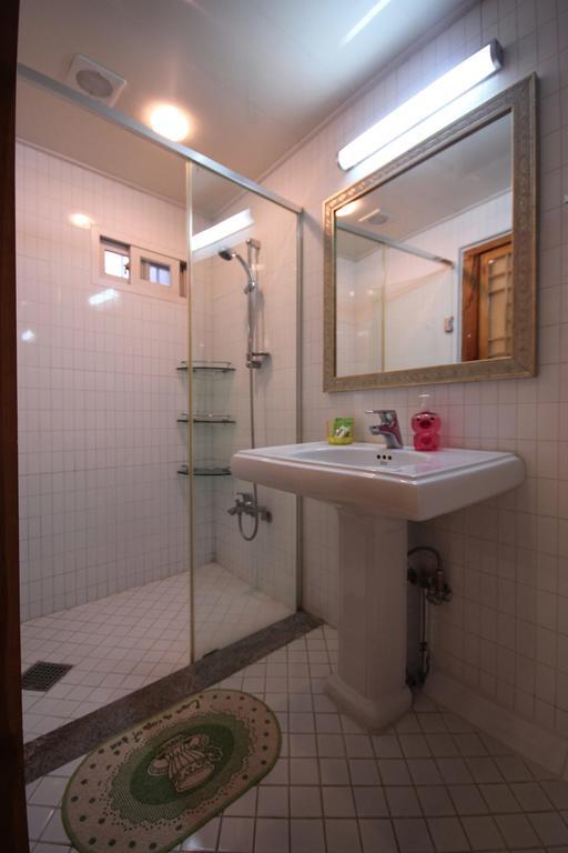 Doo Hanok Guesthouse Сеул Екстер'єр фото