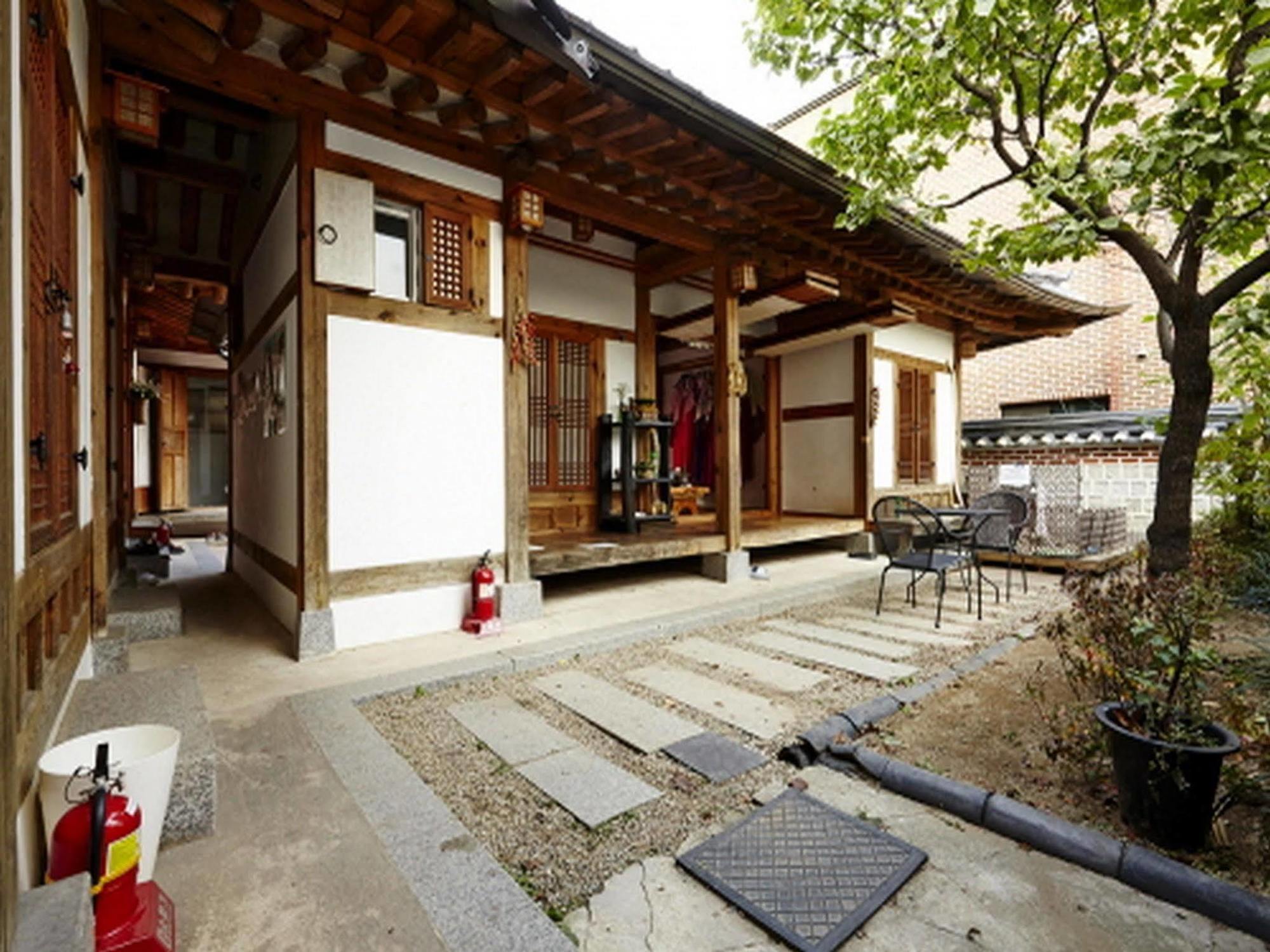 Doo Hanok Guesthouse Сеул Екстер'єр фото