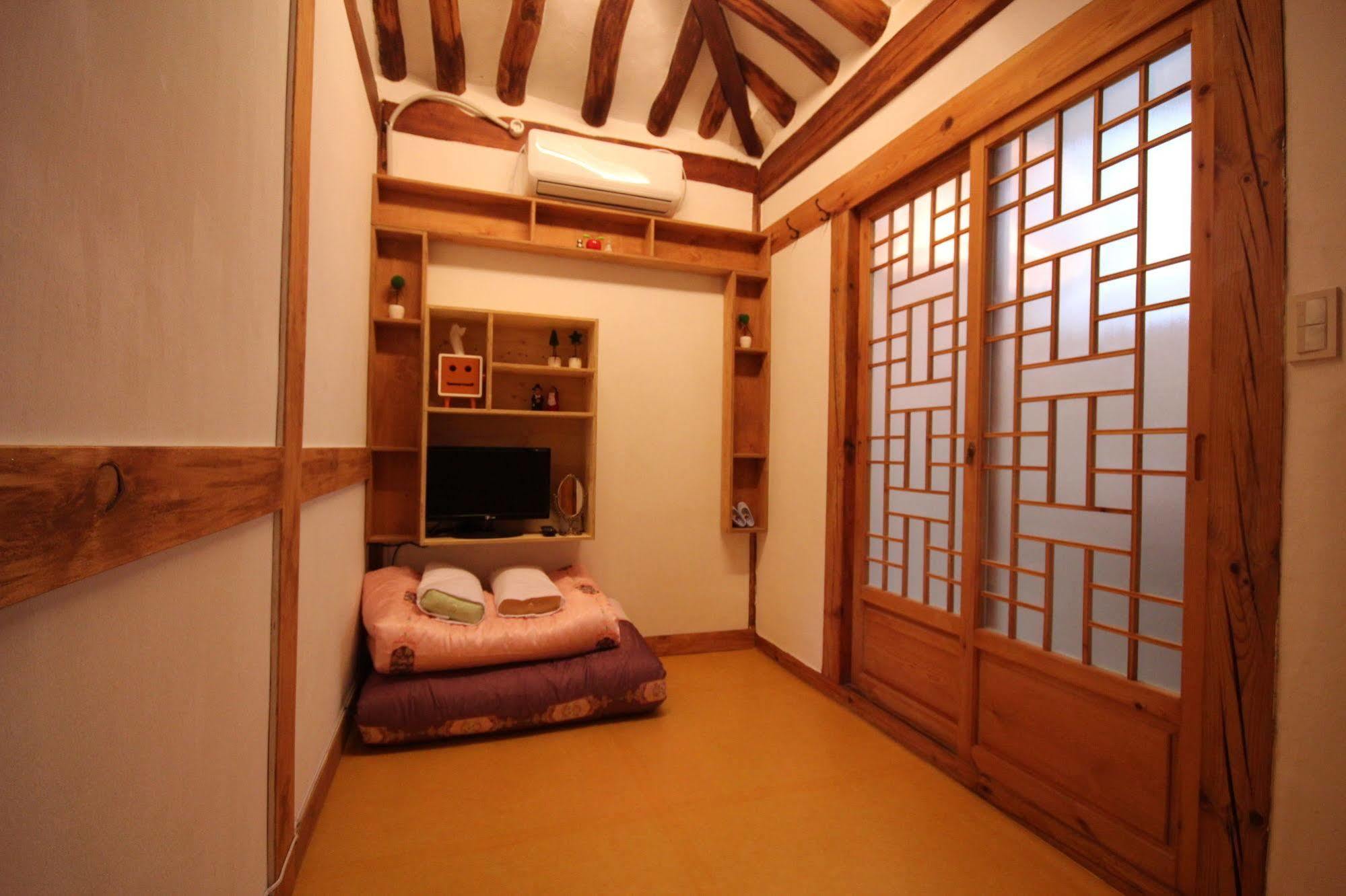 Doo Hanok Guesthouse Сеул Екстер'єр фото