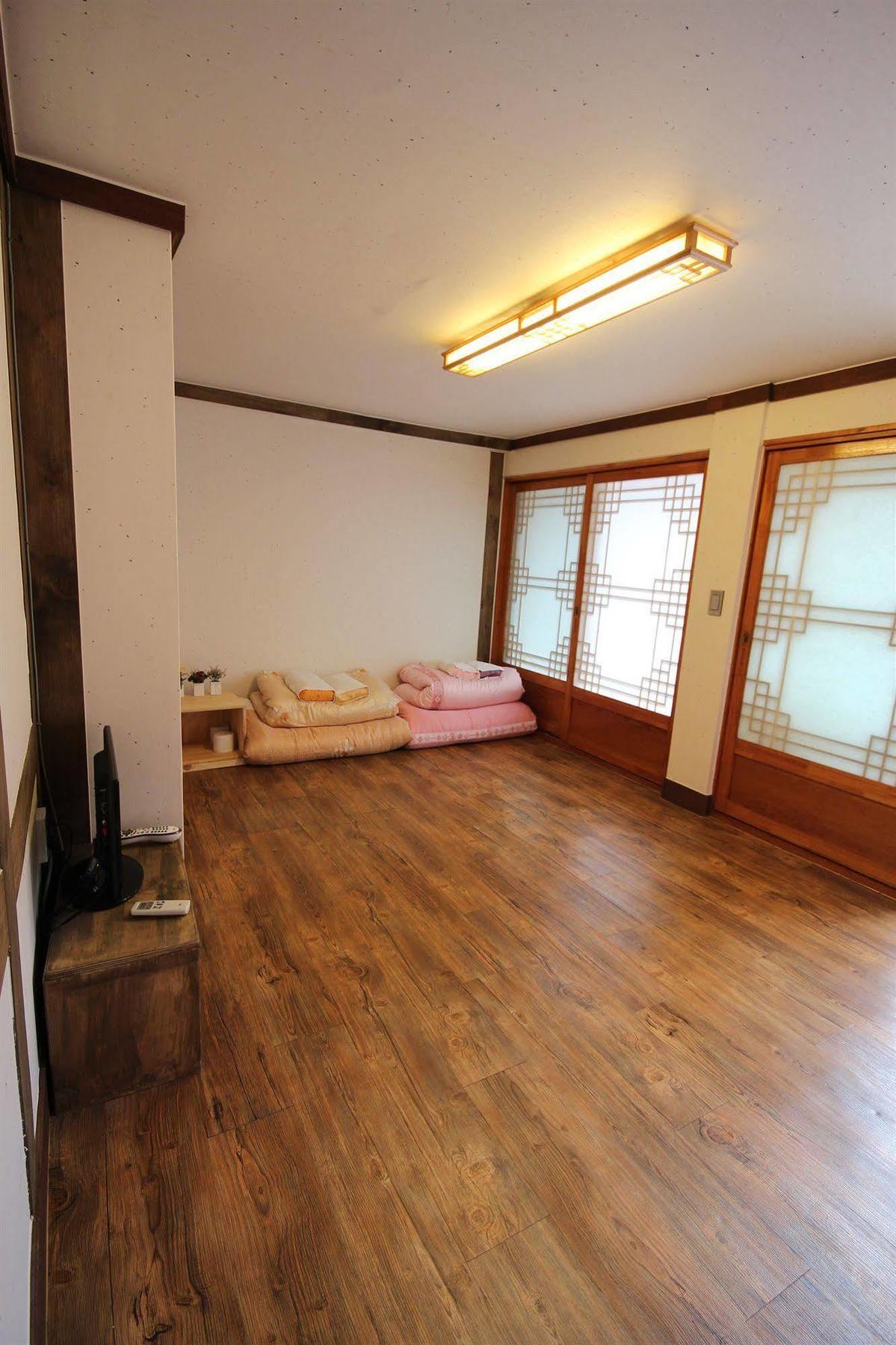 Doo Hanok Guesthouse Сеул Екстер'єр фото