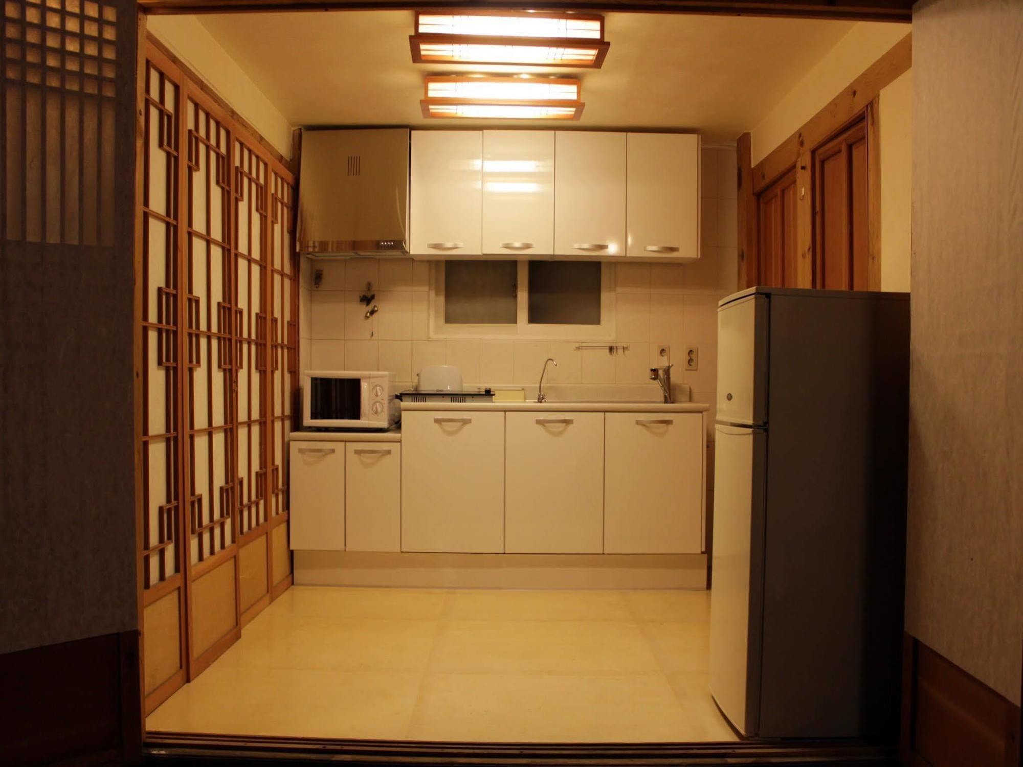 Doo Hanok Guesthouse Сеул Екстер'єр фото